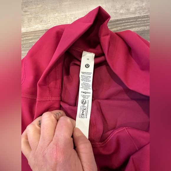 NEW with tags! Lululemon Wunder Train High-Rise Tight 25"
Magenta Smoke sz 10 - Picture 3 of 10